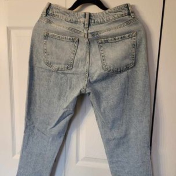 Dynamite Claudia Mom fit light coloured jeans size 26 / size 2 - Picture 2 of 5